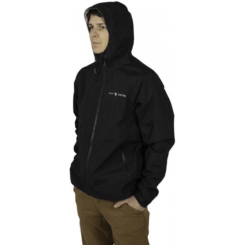 Blouson Mambo noir porté avec capuche